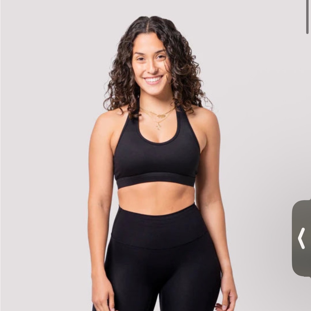 Diosa Fit Elegant Black Halter Neck Sports Bra